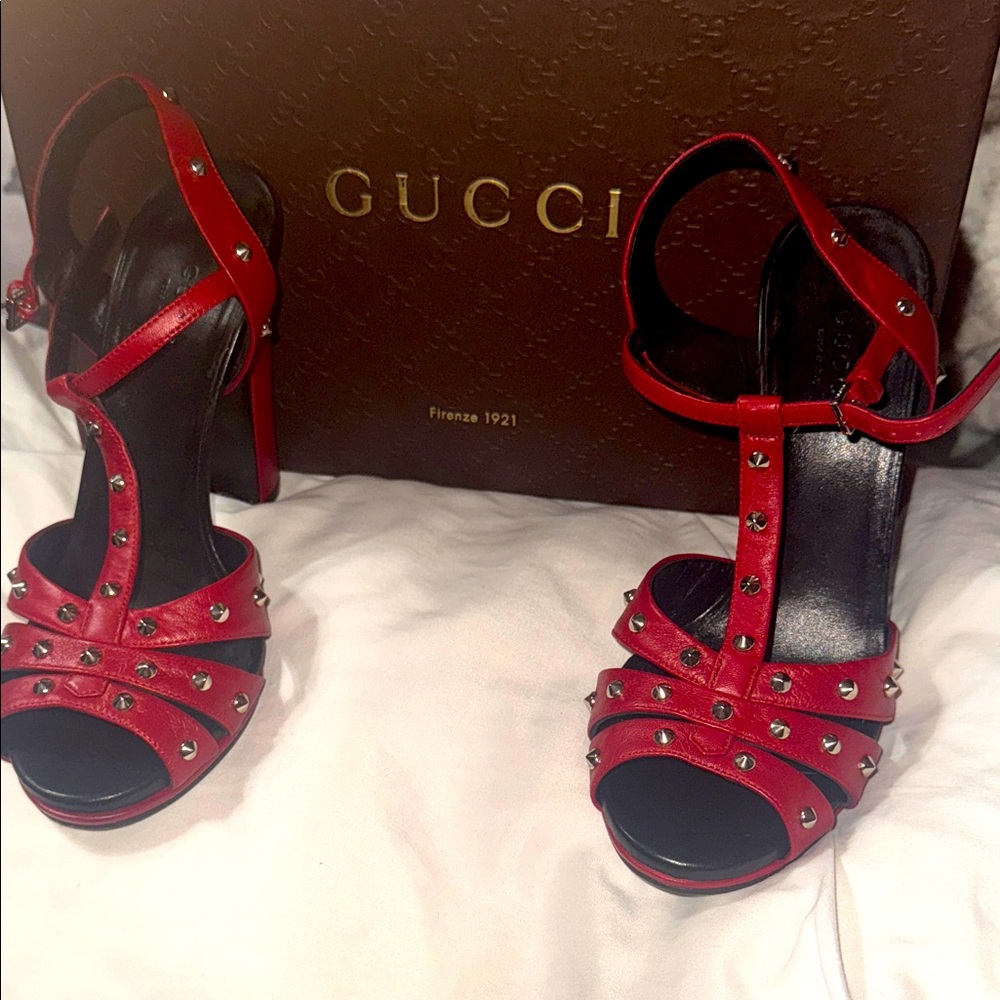 NWT 37 Gucci Melville T-Strap Red Studded Heels WORN  ONCE
All sales are final!